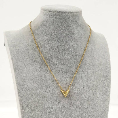 Louis Vuitton Necklace Essential Plated Gold
