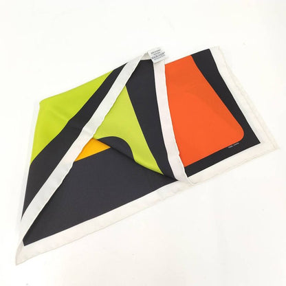 Hermes Carre 42 Hose Multicolor Serpentine Pierre Chien Pawn Silk Scarf