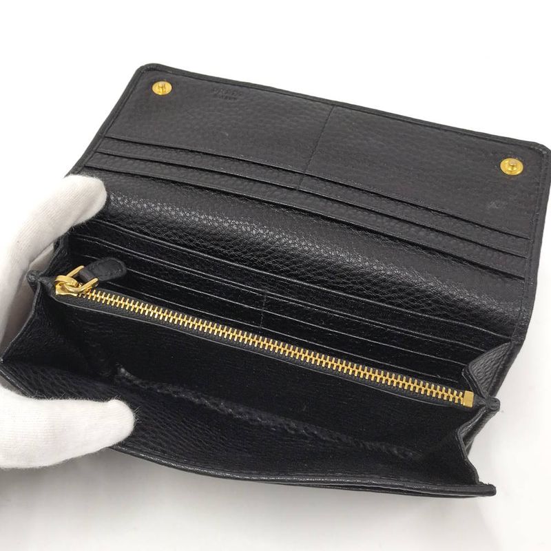 Prada Vitello Daino Wallet Leather Black