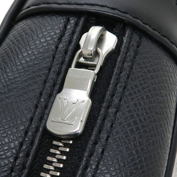 Louis Vuitton Taiga Clutch