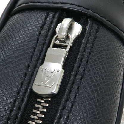 Louis Vuitton Taiga Clutch