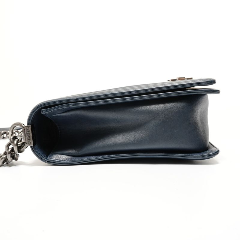 Chanel Shoulder Bag No 19
