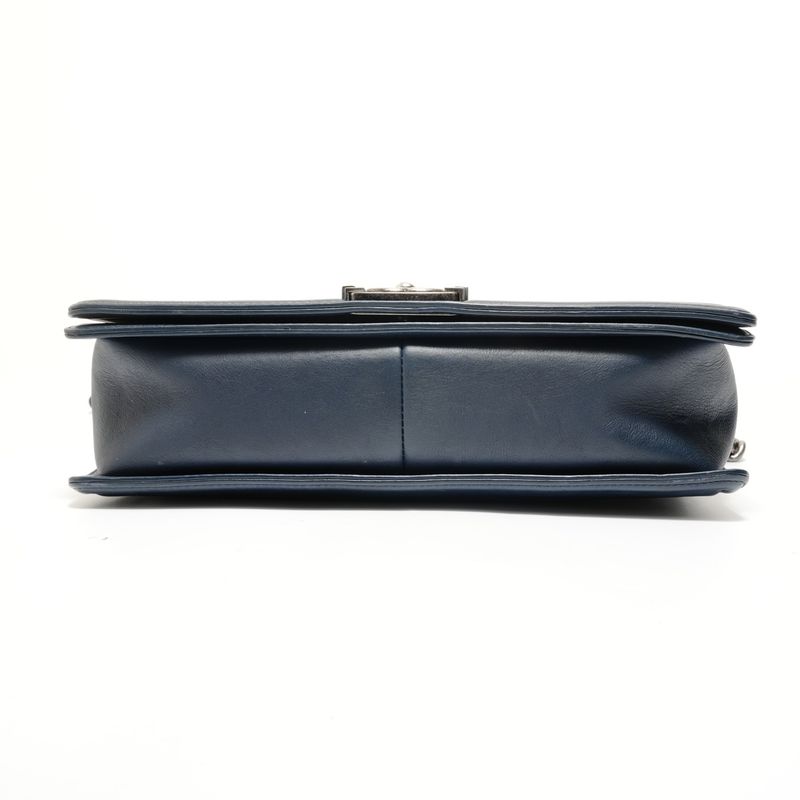 Chanel Shoulder Bag No 19