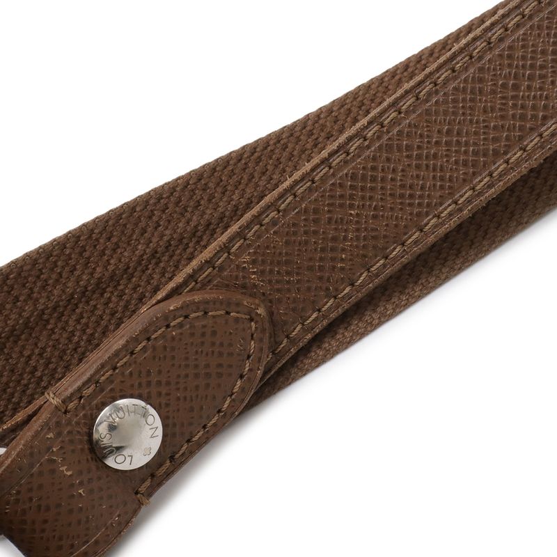 Louis Vuitton Taiga Andrey Shoulder Bag Crossbody Leather Grizzly Brown