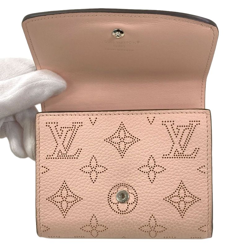 Louis Vuitton Portefeuille Iris Compact Bifold Wallet Mahina Leather