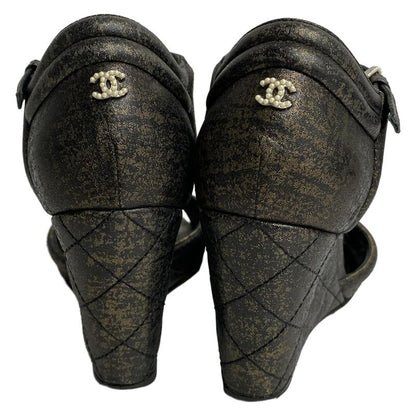 Chanel Sandals 5.5 C Gold Black Wedge Sole CC Logo Faux Pearl Leather