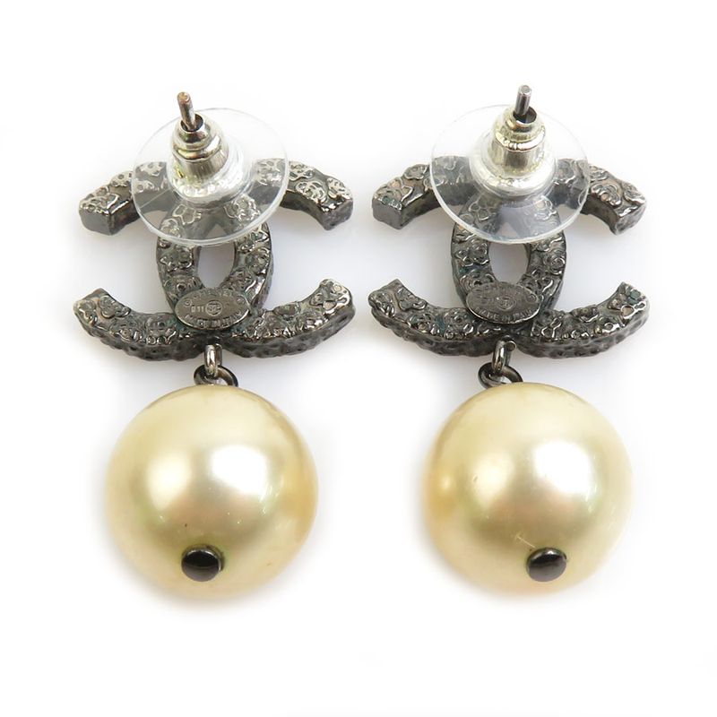 Chanel Earrings CC Logo