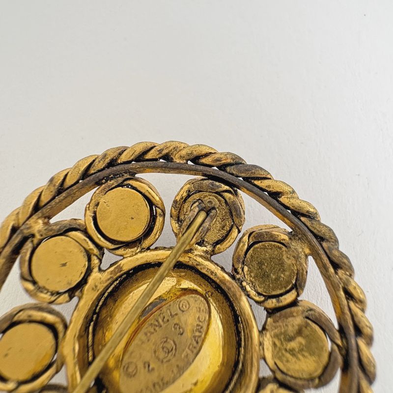 Chanel Color Stone Round Brooch Gripoix Line Gold