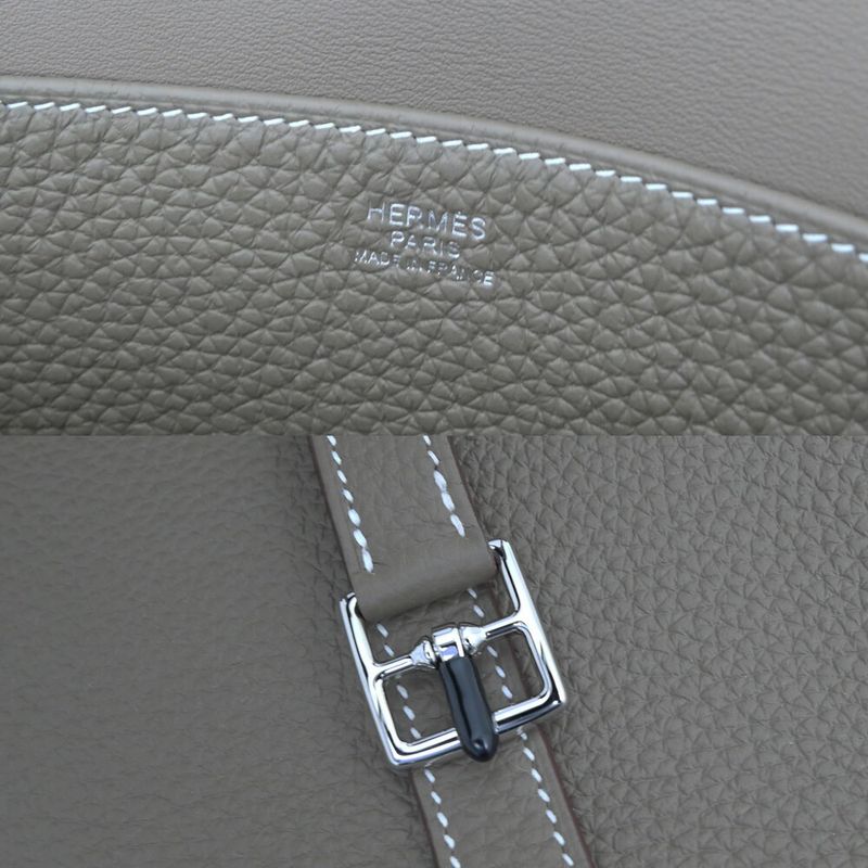 Hermes Halzan 25 Etoupe Silver Taurillon Clemence Leather Hand Bag with