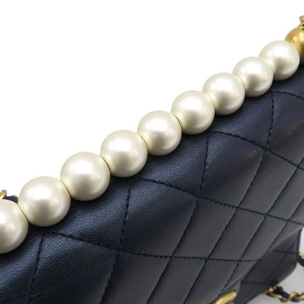 Chanel Quilted Chain Messenger Bag
