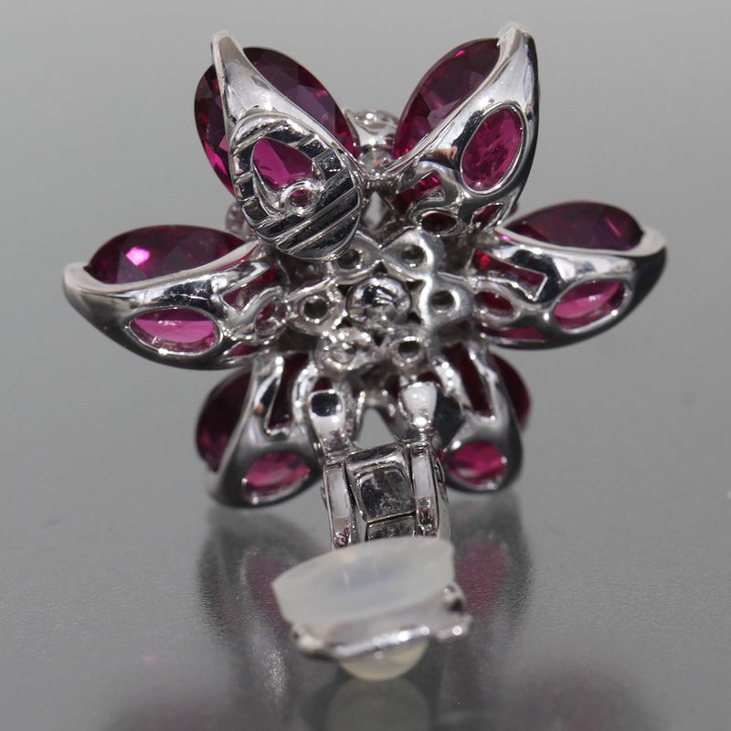 Van Cleef & Arpels Earrings 18k White Gold Diamond Ruby