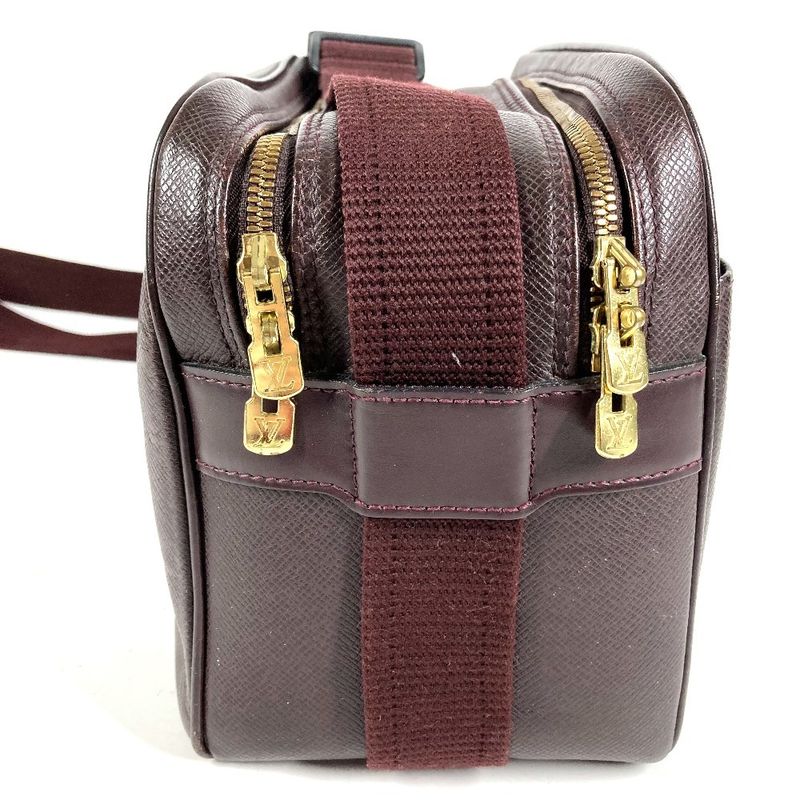 Louis Vuitton Shoulder Bag Reporter PM Taiga Leather Acajou Purple