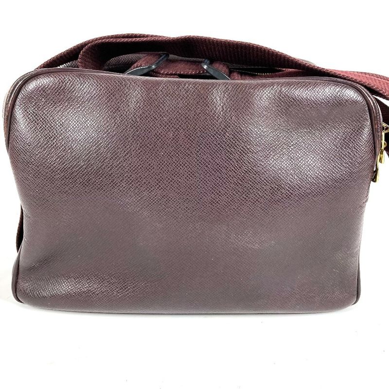 Louis Vuitton Shoulder Bag Reporter PM Taiga Leather Acajou Purple