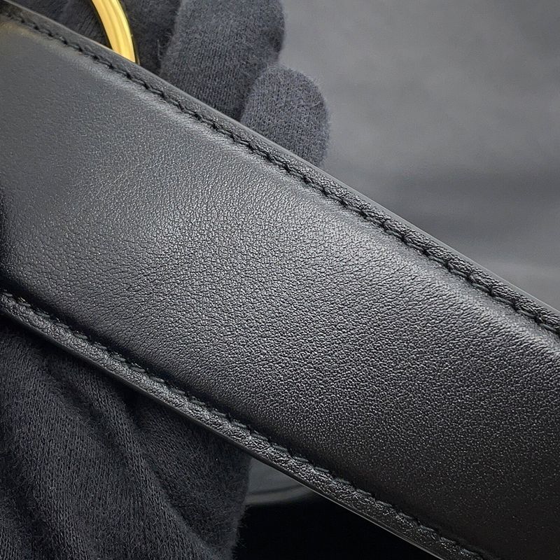 Gucci Tote Beatrix Leather Black