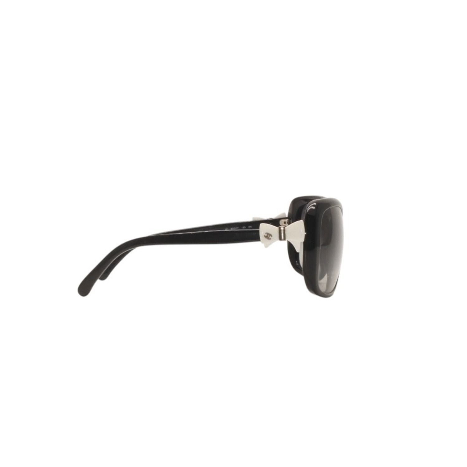 Chanel Sunglasses Eyewear CC Logo White Black — view 5