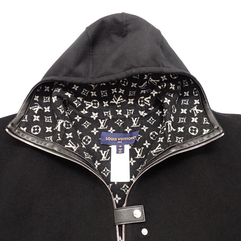 Louis Vuitton Footed Cape Monogram 38 Poncho Wool Black