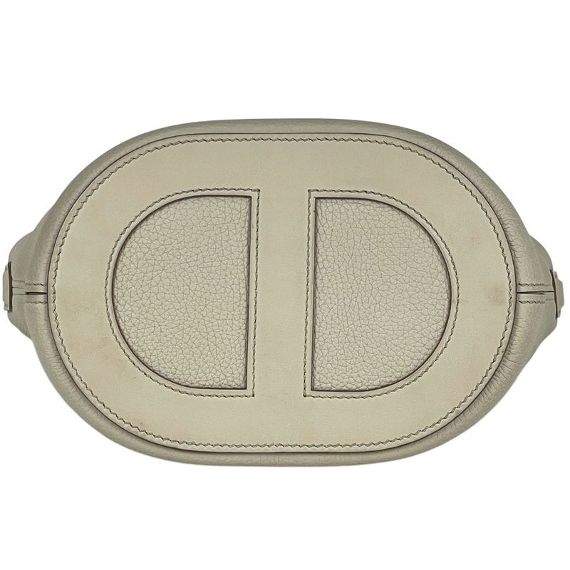 Hermes in the Loop 18 Handbag Taurillon Clemence Ivoryb