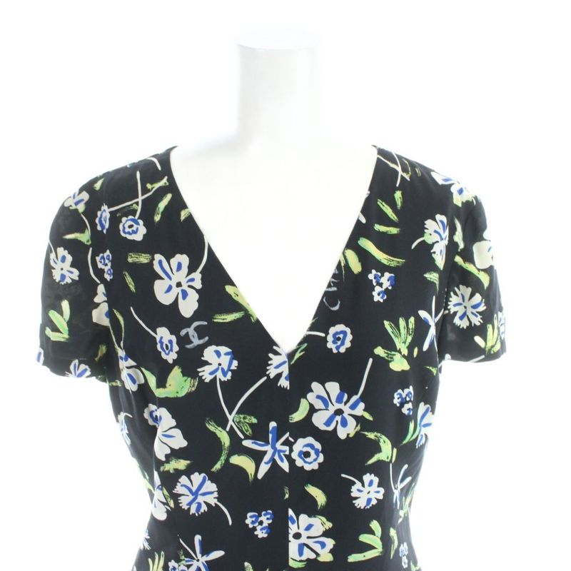 Chanel Boutique Dress Short Sleeve Knee Length Silk Neck Floral Pattern 38
