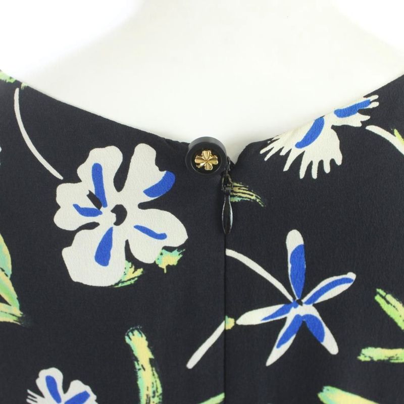 Chanel Boutique Dress Short Sleeve Knee Length Silk Neck Floral Pattern 38