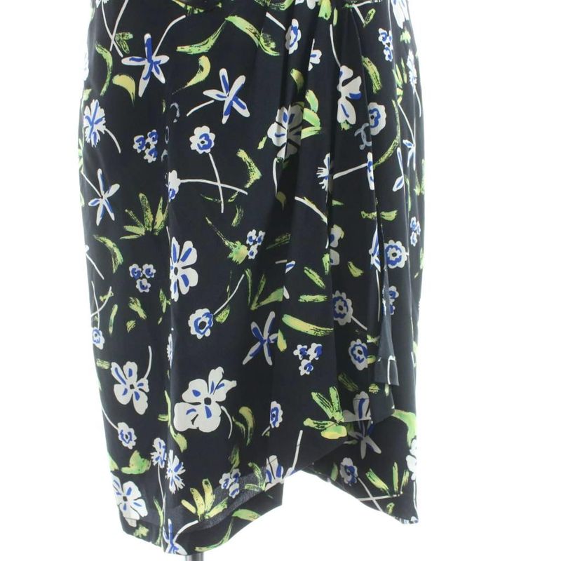 Chanel Boutique Dress Short Sleeve Knee Length Silk Neck Floral Pattern 38