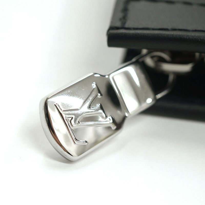 Louis Vuitton Pochette Voyage Clutch Epi Noir Black Silver