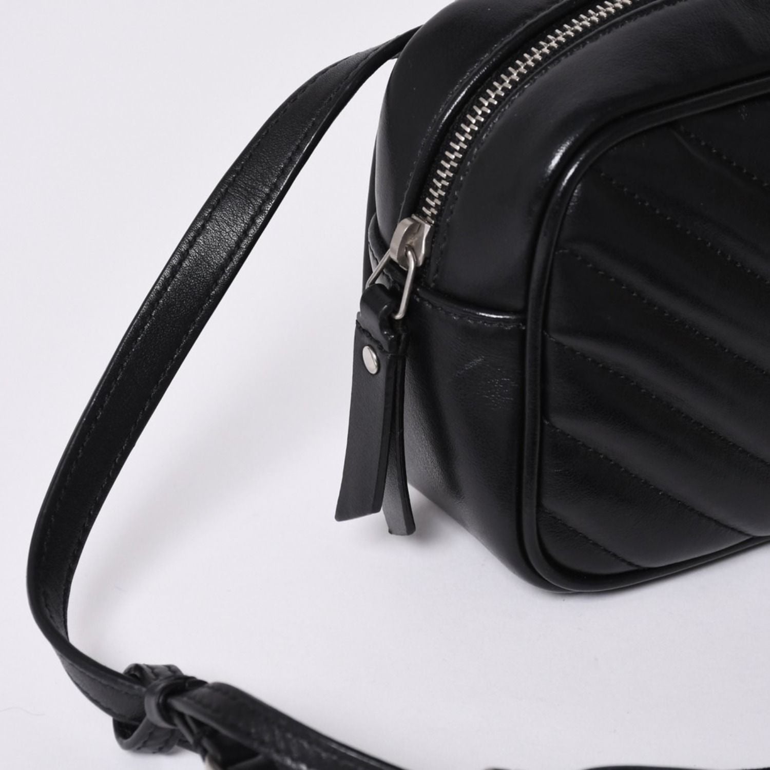 Saint Laurent Shoulder Bag V-stitch Fringe YSL Logo Black Calfskin — view 4