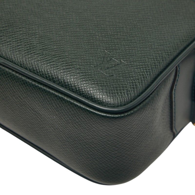 Louis Vuitton Taiga Clutch Dark Green Esepia Leather