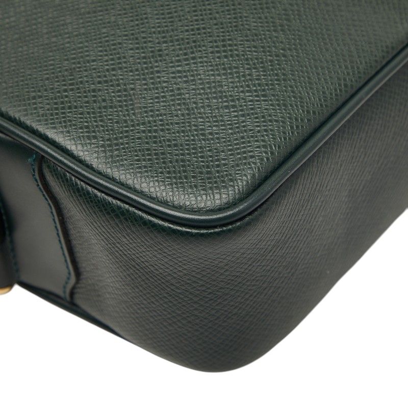 Louis Vuitton Taiga Clutch Dark Green Esepia Leather