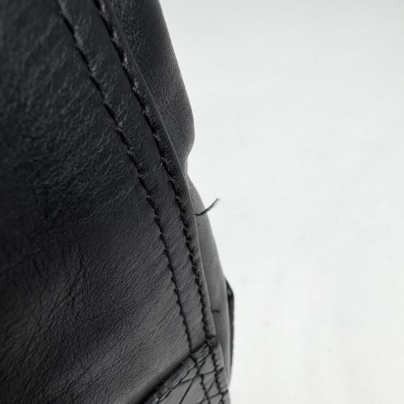 Bottega Veneta Intrecciato Scorpito Shoulder Bag Leather Black