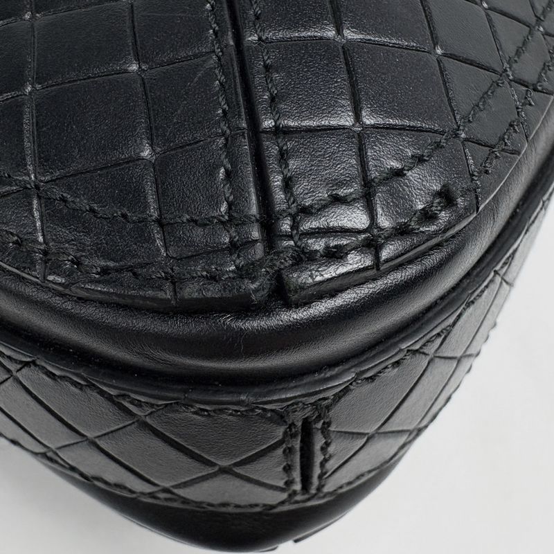 Bottega Veneta Intrecciato Scorpito Shoulder Bag Leather Black