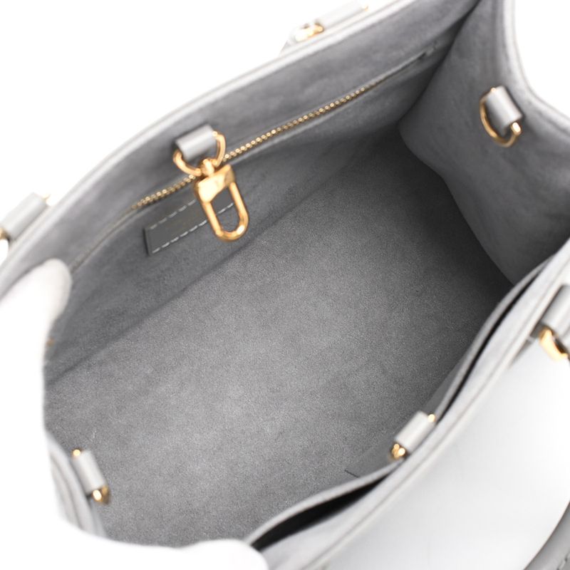 Louis Vuitton Handbag on the Go PM