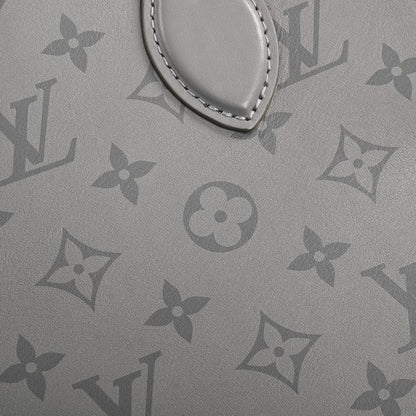 Louis Vuitton Handbag on the Go PM