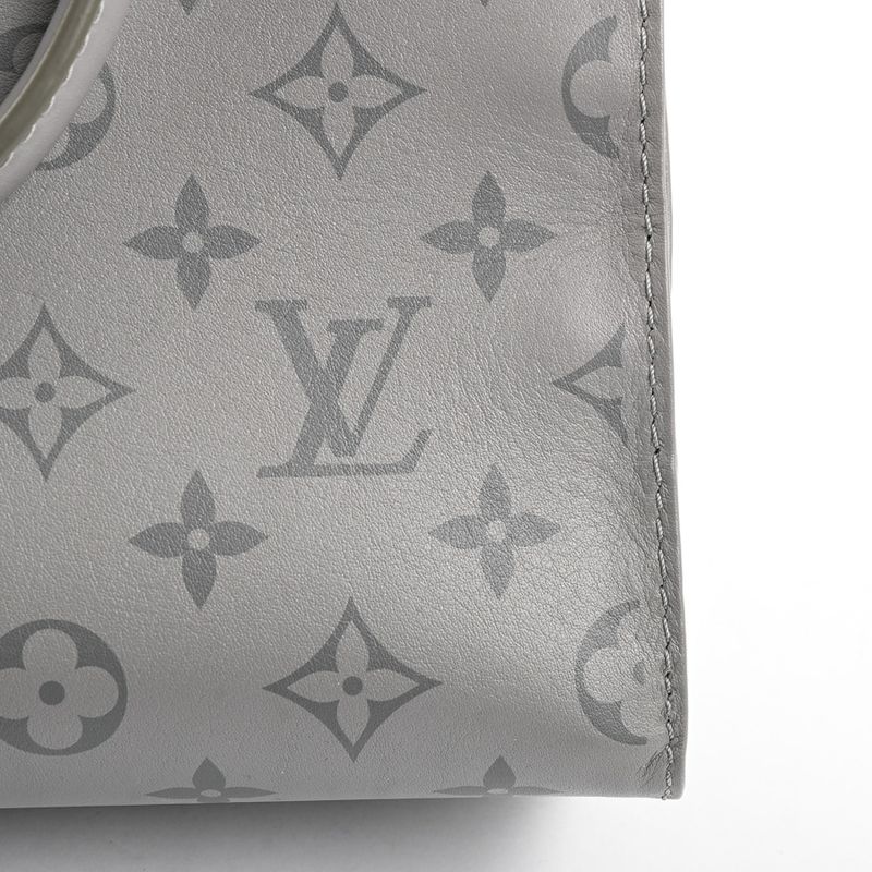 Louis Vuitton Handbag on the Go PM