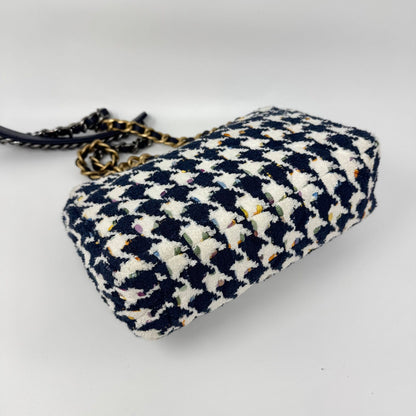Chanel Shoulder Bag Tweed CC Logo Turnlock Gold — view 7