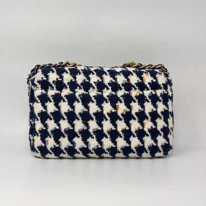 Chanel Shoulder Bag Tweed CC Logo Turnlock Gold — view 2
