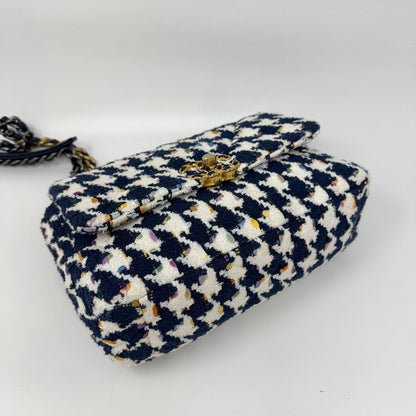 Chanel Shoulder Bag Tweed CC Logo Turnlock Gold — view 6