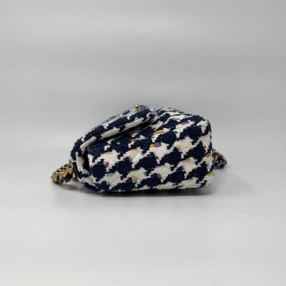 Chanel Shoulder Bag Tweed CC Logo Turnlock Gold — view 4
