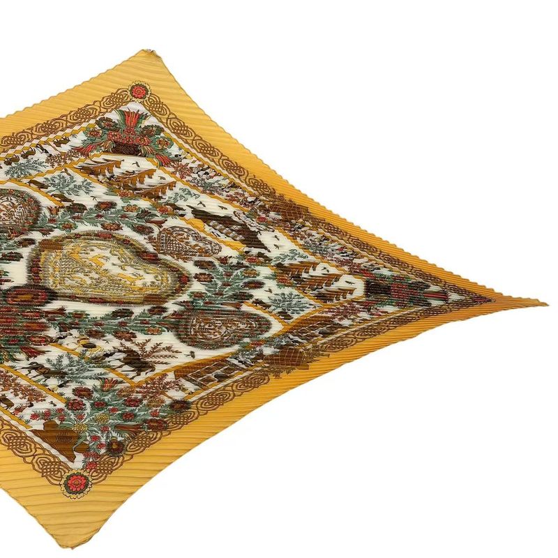 Hermes Scarf Pleated Silk Decoupages Paper Cutting Yellow