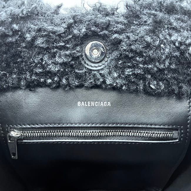 Balenciaga Shoulder Tote Everyday 2.0 XS North South Black