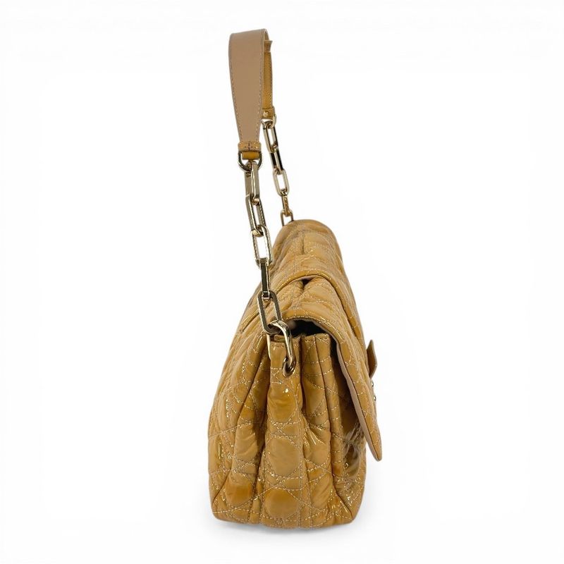 Dior Shoulder Bag Cannage Logo Chain Enamel Beige