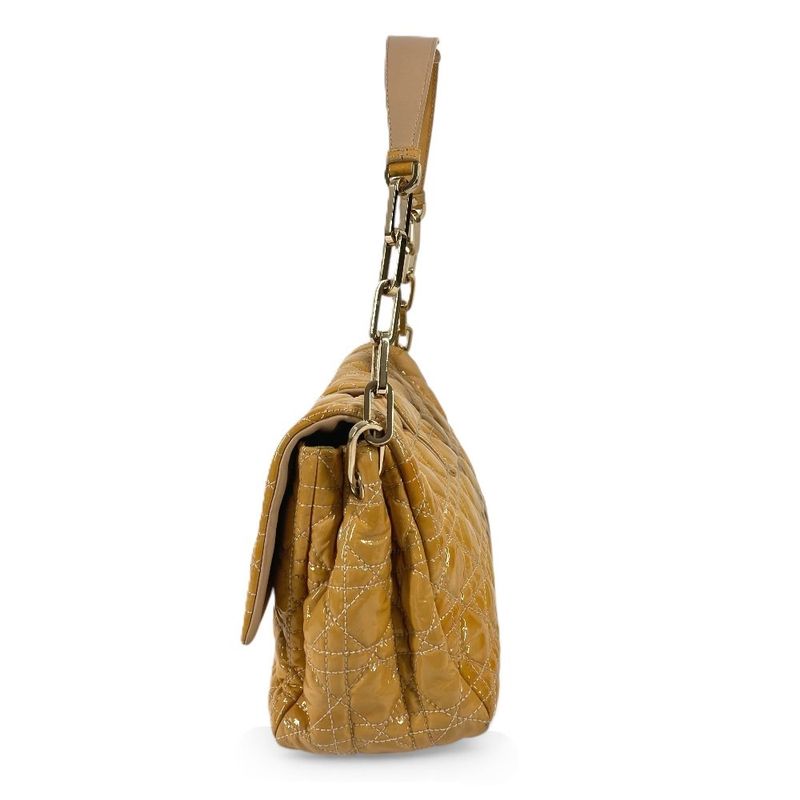 Dior Shoulder Bag Cannage Logo Chain Enamel Beige