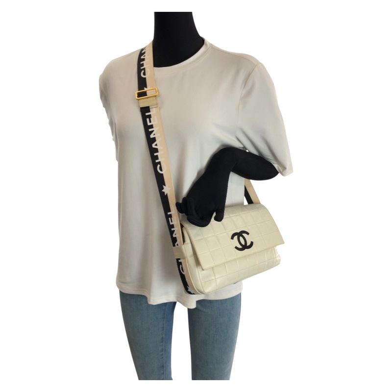 Chanel Vintage Choco Bar CC Logo Off White Black Gold Lambskin Shoulder Bag