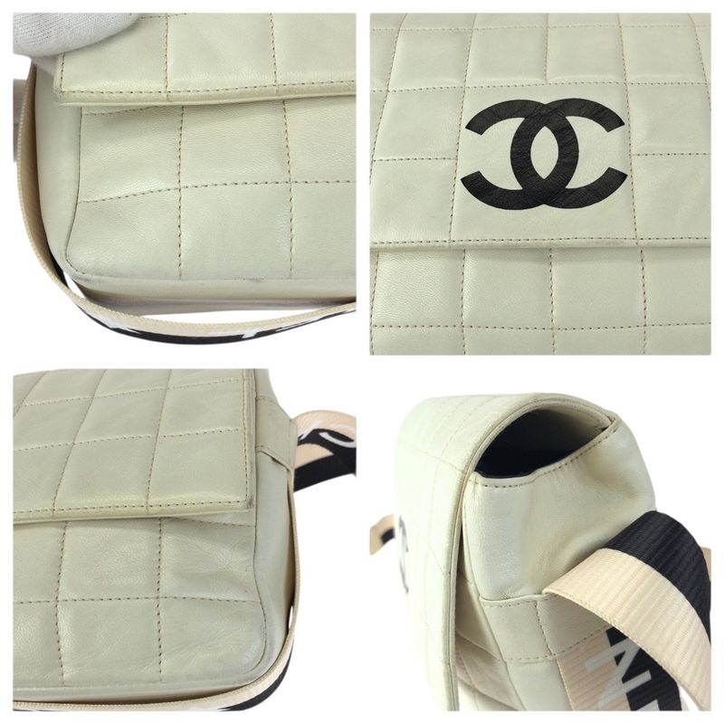 Chanel Vintage Choco Bar CC Logo Off White Black Gold Lambskin Shoulder Bag