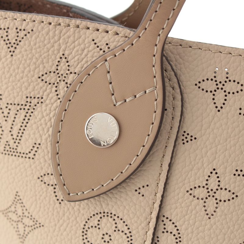 Louis Vuitton Monogram Mahina Leather Hina PM 2-Way Shoulder Tote Handbag Gare