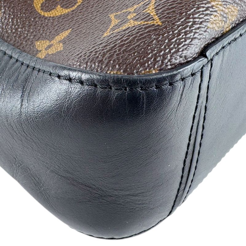 Louis Vuitton Shoulder Bag Saintonge