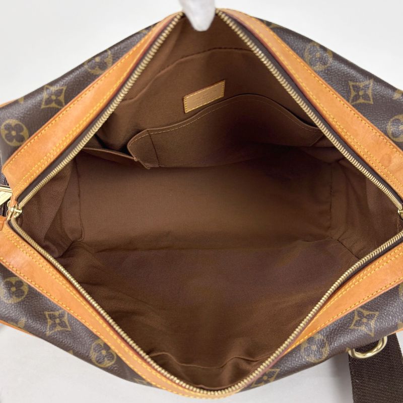 Louis Vuitton Sac Squash Shoulder Bag Monogram Brown
