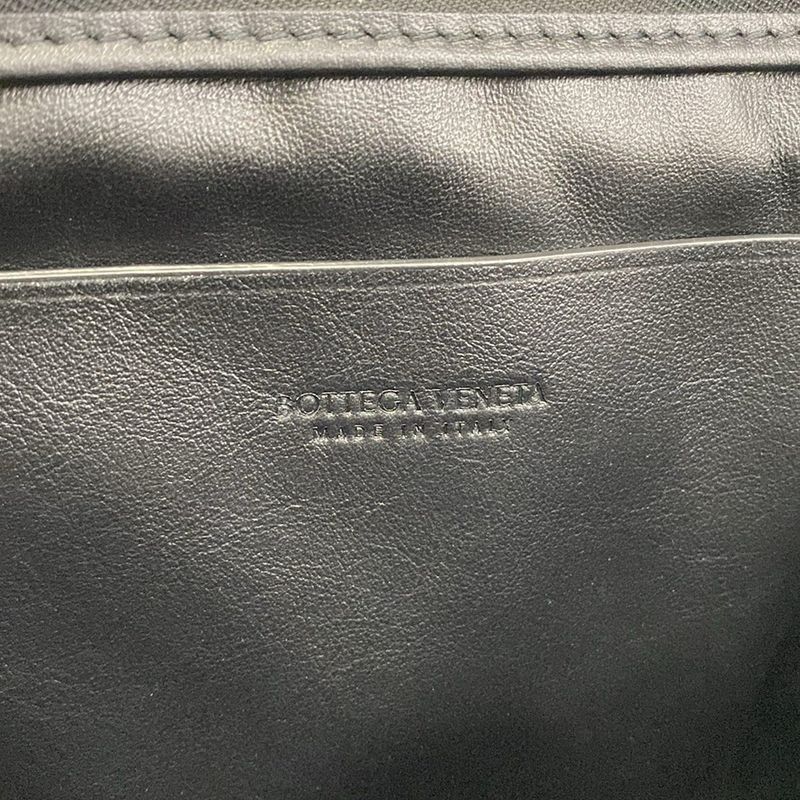 Bottega Veneta Clutch Padded Maxi Intrecciato Black