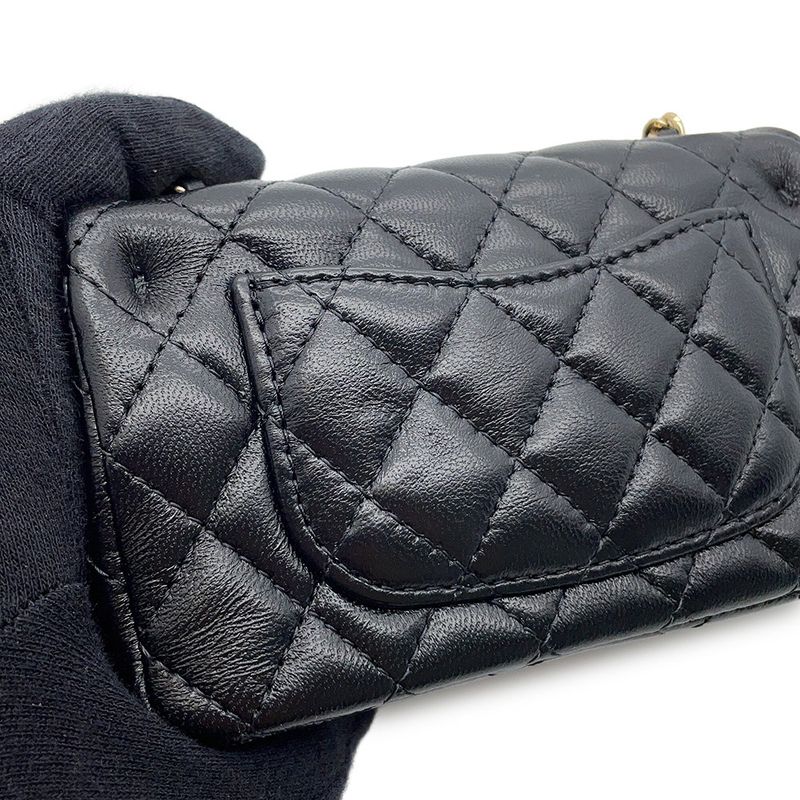 Chanel Charm CC Logo Quilted Mini Bag Lambskin Mini Pouch Case Black