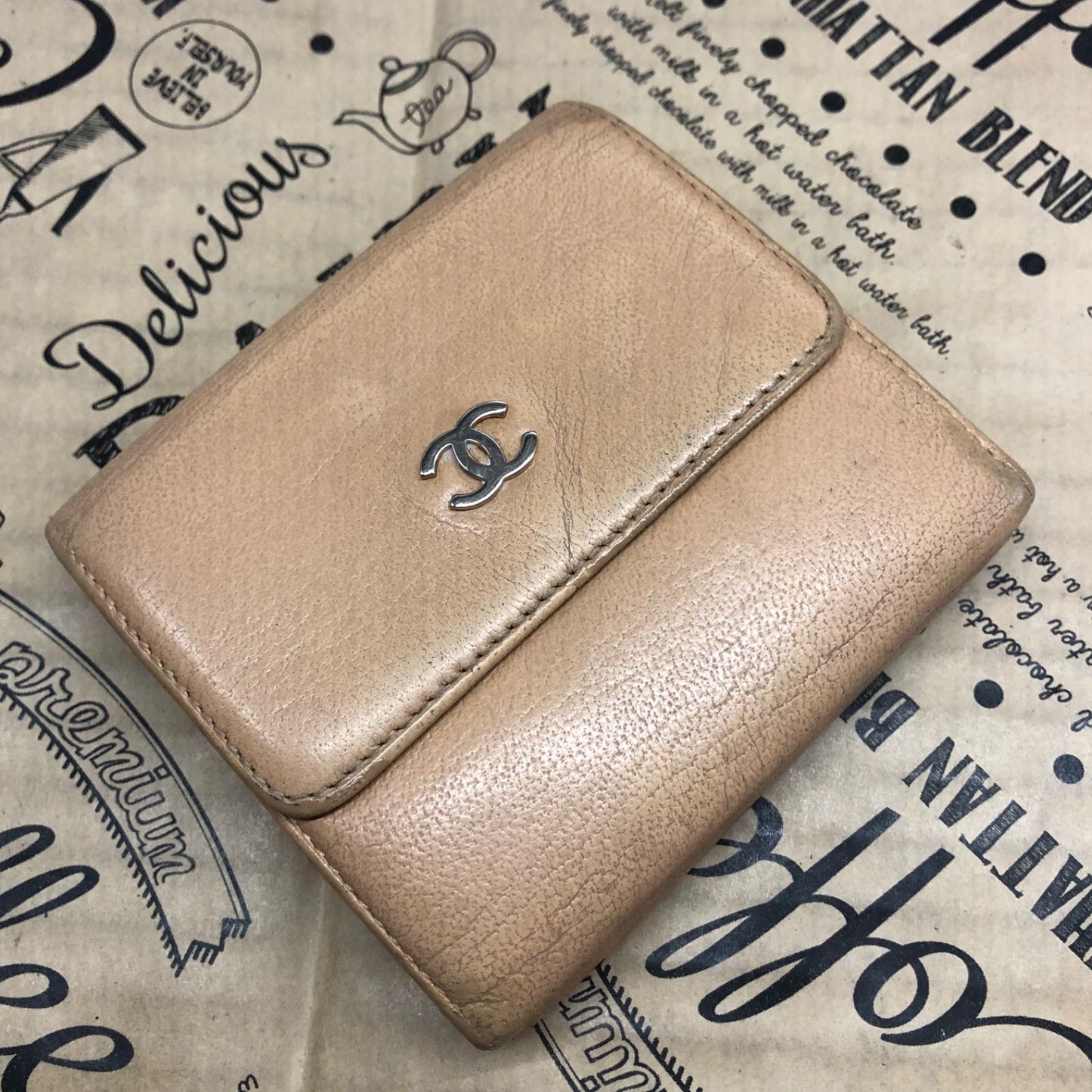Chanel Fold Wallet Caviar Leather CC Logo Hook Card Billfold — view 2