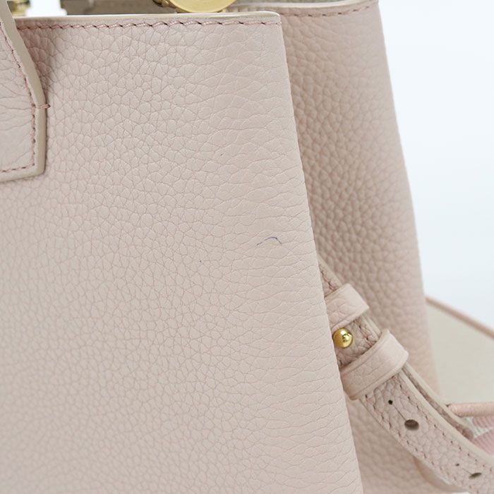 Louis Vuitton Capucines PM Taurillon Handbag Leather